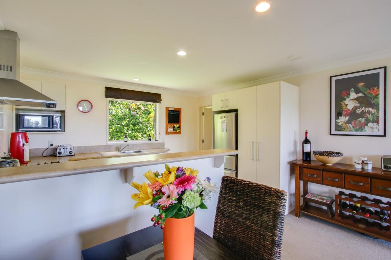 Onslow Views - Napier Holiday Home エクステリア 写真